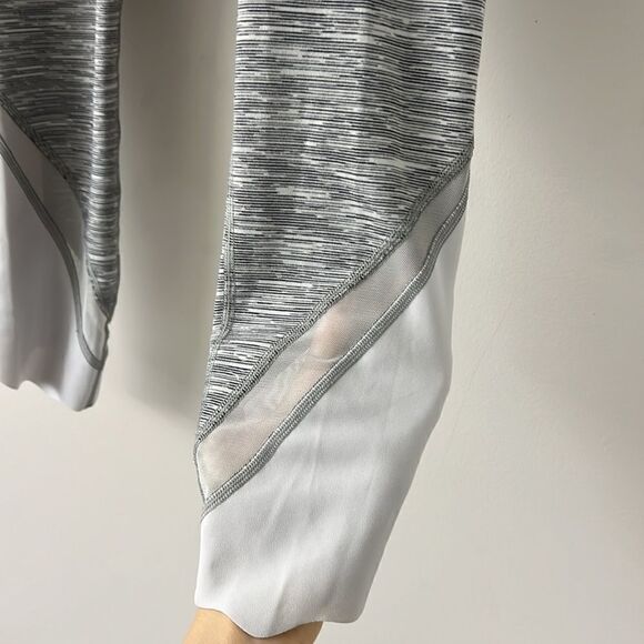 Lululemon Wunder Under crop color wee are from space Nimbus Battleship size 4 - Picture 6 of 12
